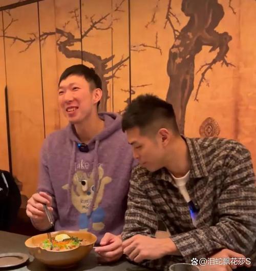 周琦老婆曾逼其回国,周琦 老婆